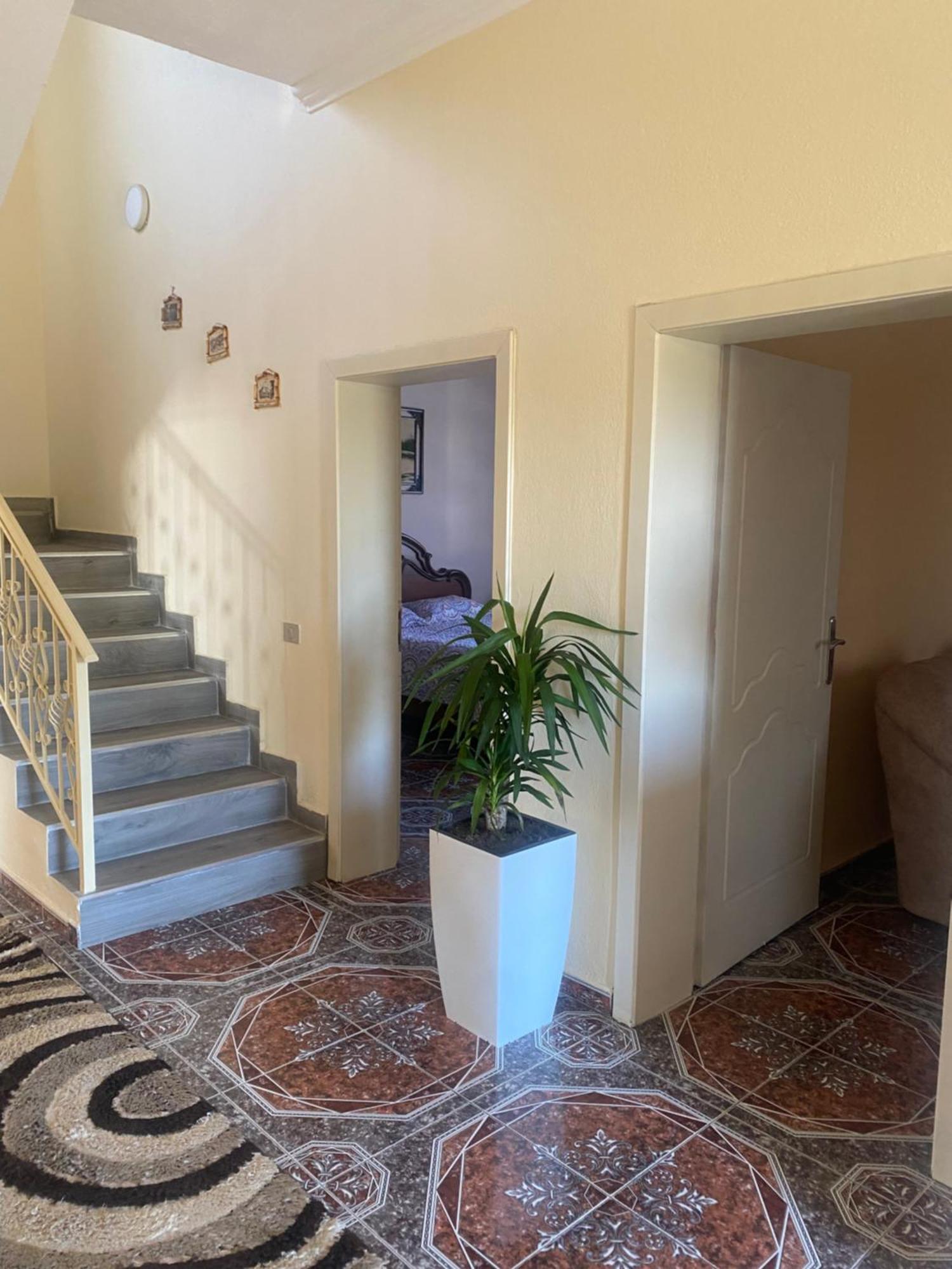 The Hideaway Guesthouse Bahçallëk Екстериор снимка