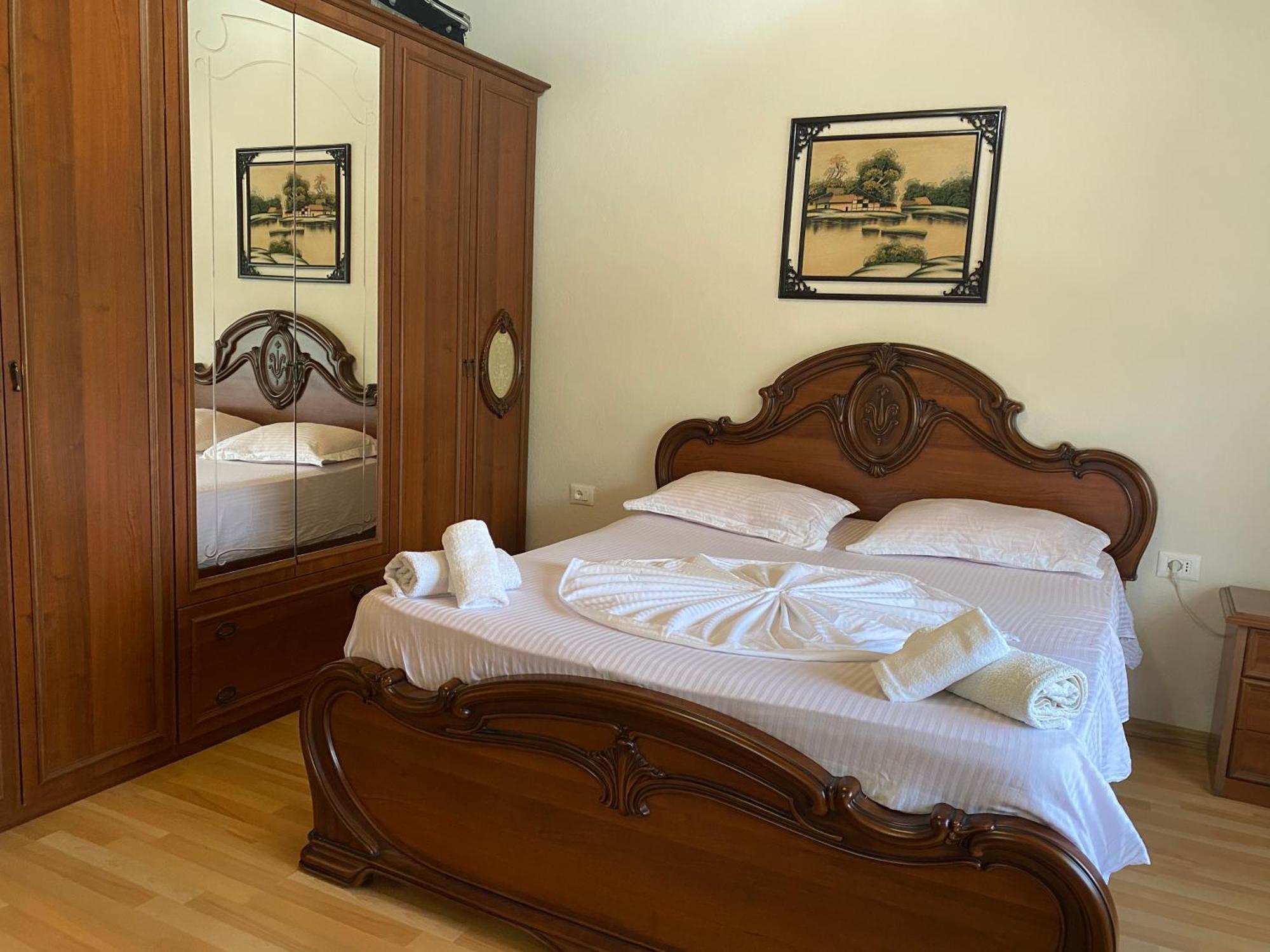 The Hideaway Guesthouse Bahçallëk Екстериор снимка