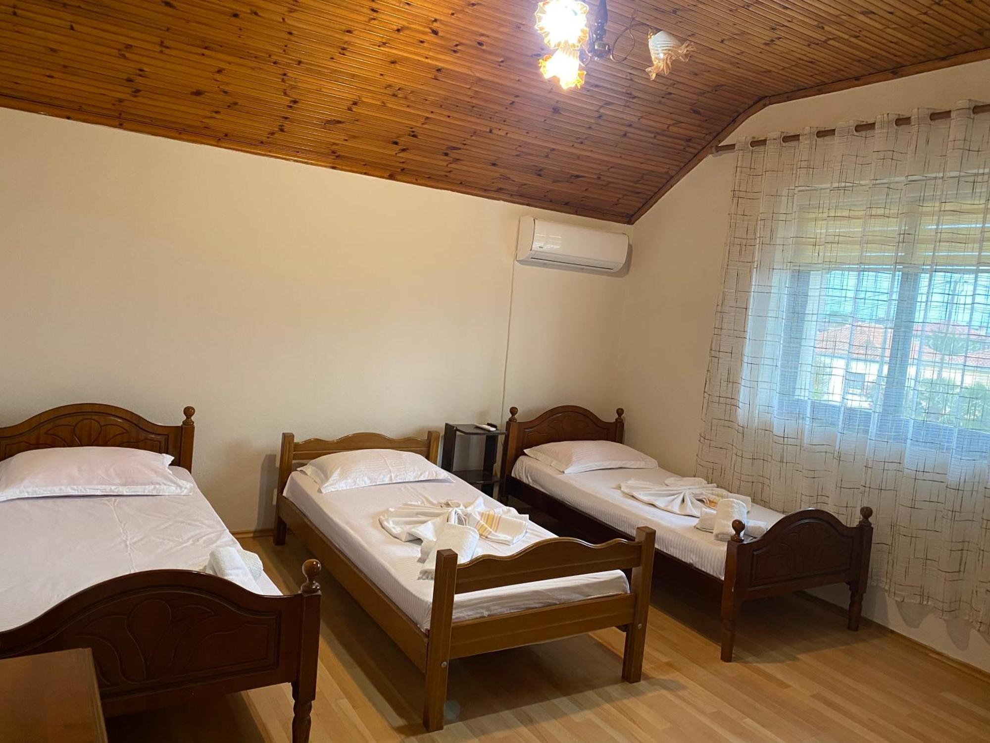 The Hideaway Guesthouse Bahçallëk Екстериор снимка
