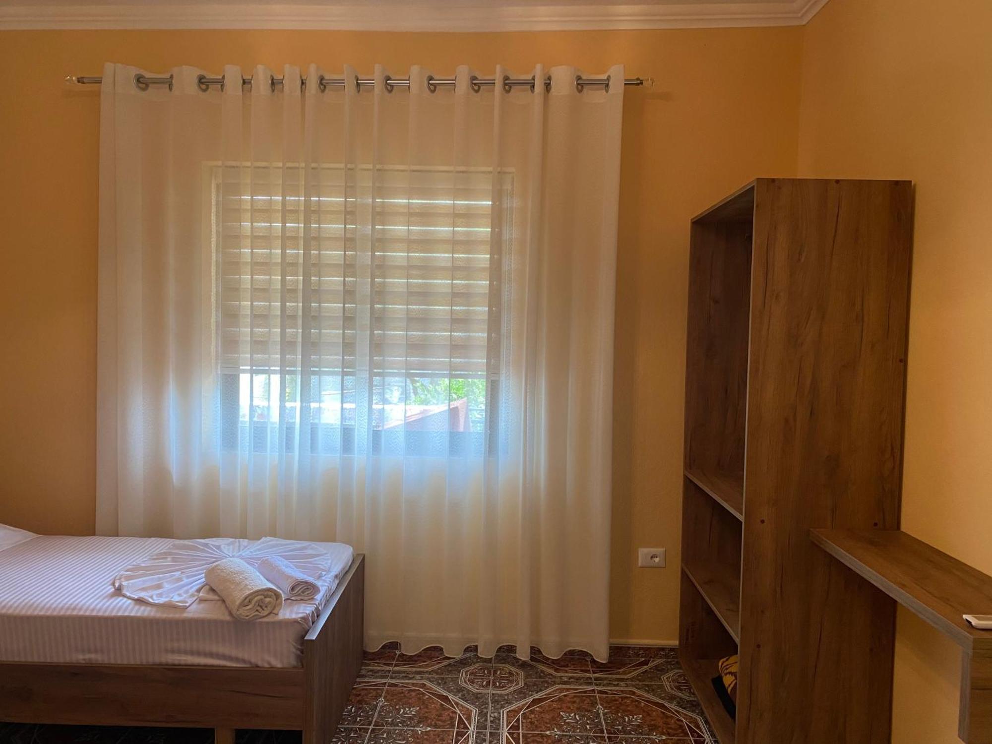The Hideaway Guesthouse Bahçallëk Екстериор снимка