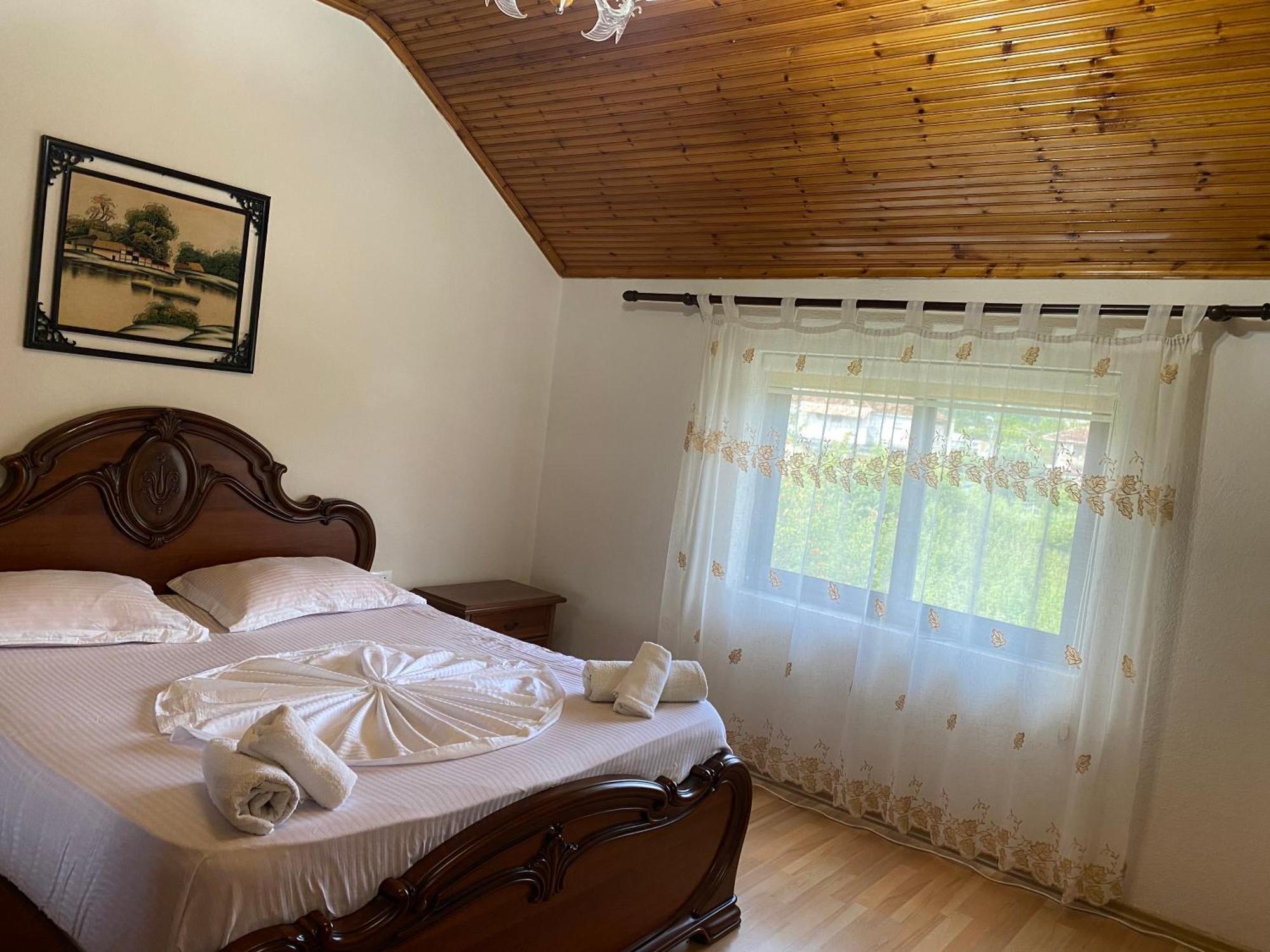 The Hideaway Guesthouse Bahçallëk Екстериор снимка